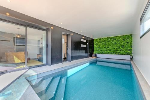 la villa iodée, le confort d une maison neuve équipée d une piscine intérieure chauffée toute l année, très proche des plus belles plages