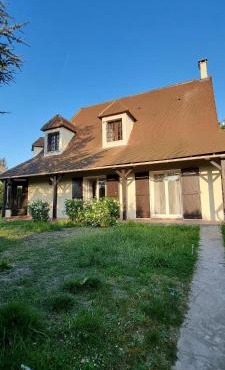 La Villa Jacuzzi et Cinéma "LES 300" à 15 min de Paris JO 2024 et du Stade de France TARIFS PRIVILEGES SEMAINE OU MOIS DISPONIBLE