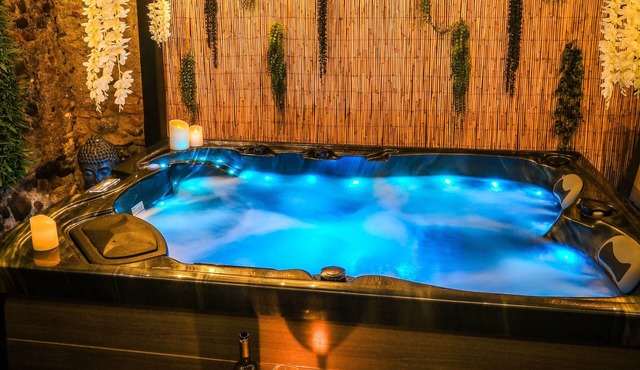 La Villa Lova - Loveroom with private spa in Pamiers