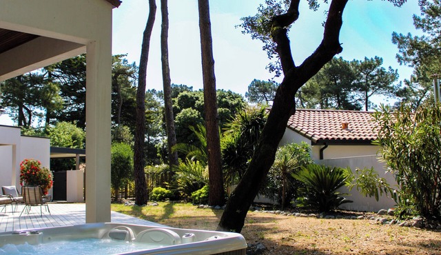 La Villa Pinède, avec SPA, à 5 minutes de la mer