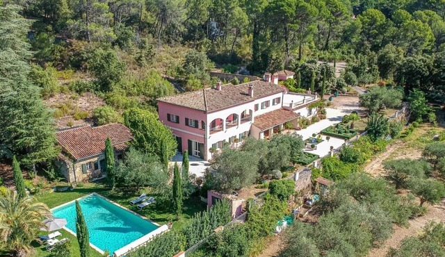 LA VILLA PERGOLA SALERNES, charming residence in Provence Verte