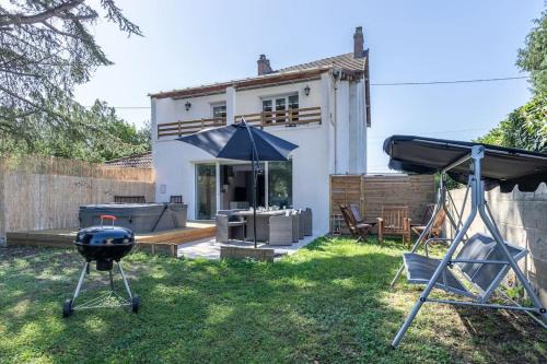 La Villa Romaine, Jacuzzi 15 min du Zoo de Beauval
