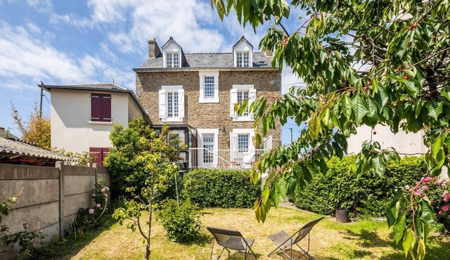 La Villa Souhaitier - Five Bedroom House, Sleeps 8