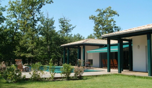 LA VILLA VERTE - LUXURY VILLA WITH AIR CONDITIONING AND A HEATED POOL