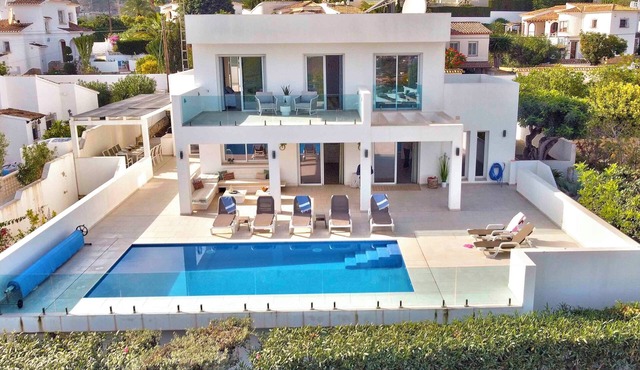 La Vista - Modern luxury for 12 guests