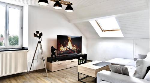 La Voute Chambérienne GRAND T2 61m2 - Vue Montagnes - TV 4K Géante - WIFI-Fibre - Machine à Laver - Lave Vaiselle - Parking - Confort - Spacieux