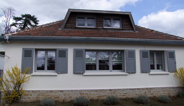 Labeled gite at the foot of the castle