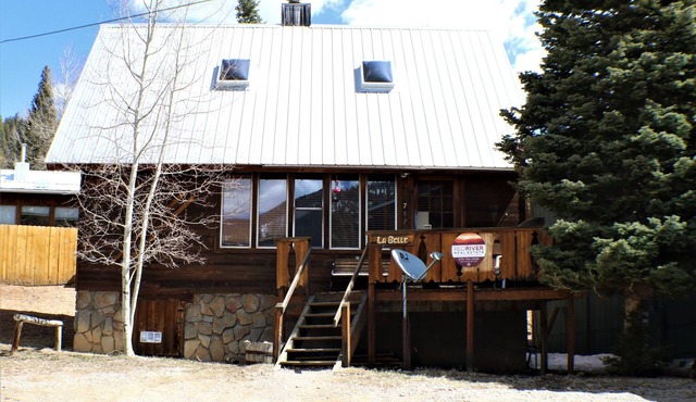 LaBelle Cabin - In Town - Pet Friendly! - Updated Furnishings - Satellite - Clos
