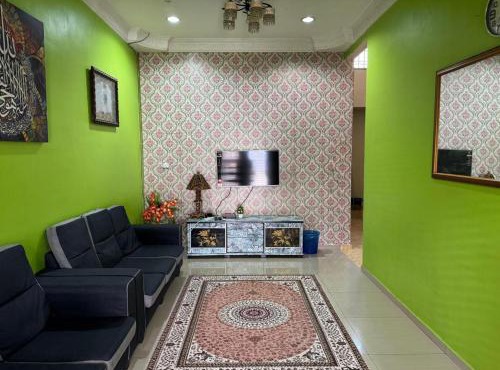 Labis Homestay Afina