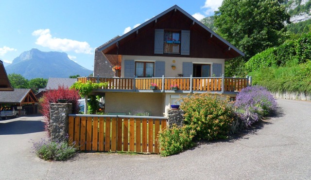 LAC ANNECY House, 100 m2, terrace (60m2) splendid mountain view