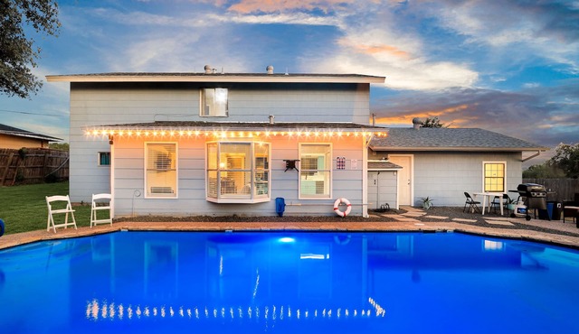 Lackland Pool House 4 minutes from Lackland AFB