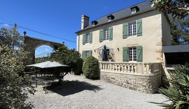 Lacoste - Laroin - Gîte