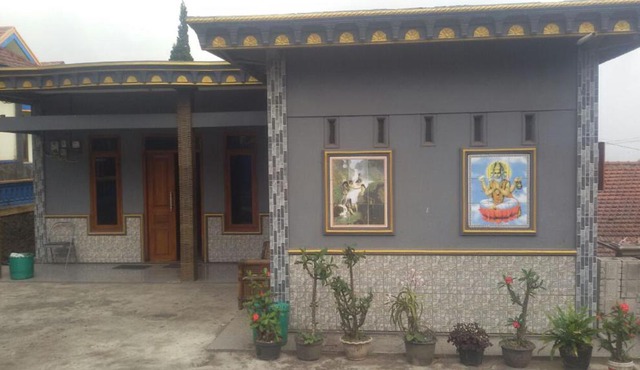 Ladewi Homestay
