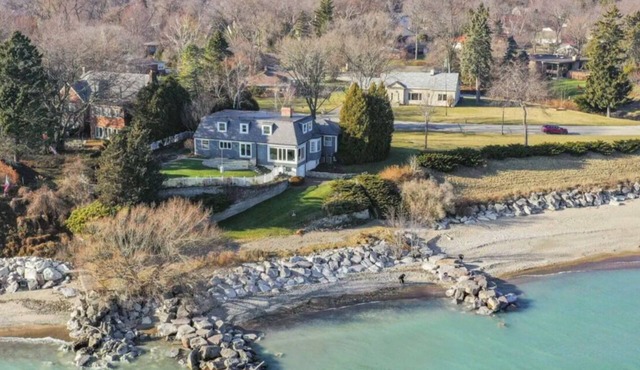 "Lady Blue" - Beach Home with Private Beach on Lake Michigan - “Lady Blue”