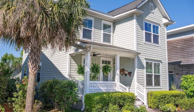 Lady Liberty: Park Circle Charm + Modern Home!