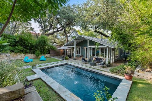 Ladybird Villa - Heated Saltwater Pool - Walk to SoCo