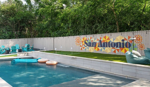 LaFamiliaRetreat - Sparkling Pool, HotTub, Golf, Arcade
