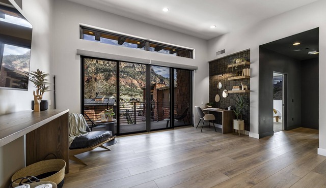 LaFave-Luxury Villa at Zion: Johnson Mountain