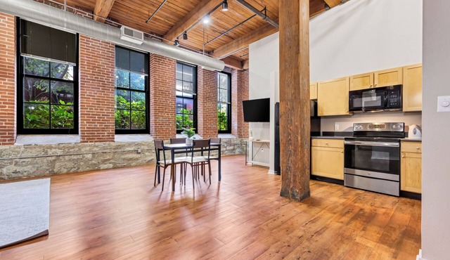 Lafayette 305 I Spacious 1Bd I Free Parking