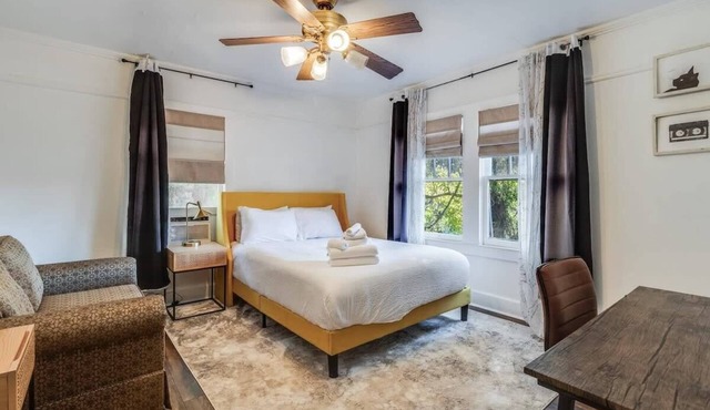 Lafayette Gem - Cozy Room in Shared Home