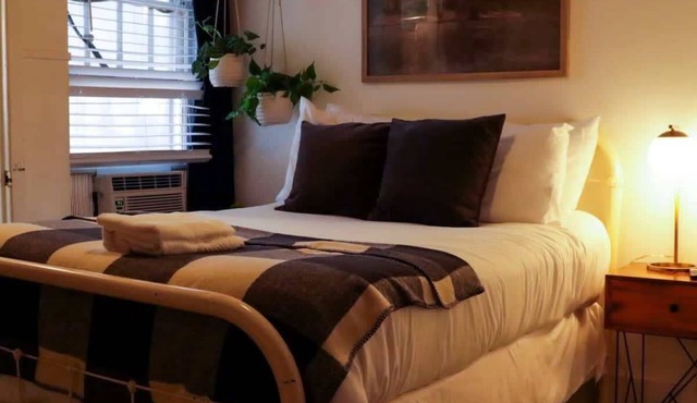 Lafayette Getaway - Private Room in a Shared House