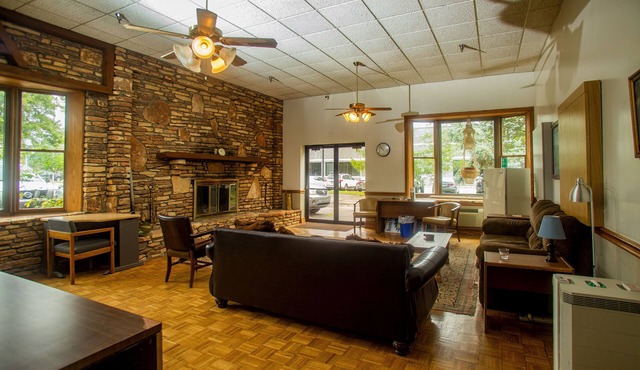 Lafayette Inn