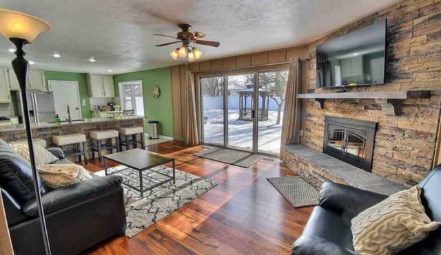 Lafayette Landing with Hot Tub, minutes from Purdue University