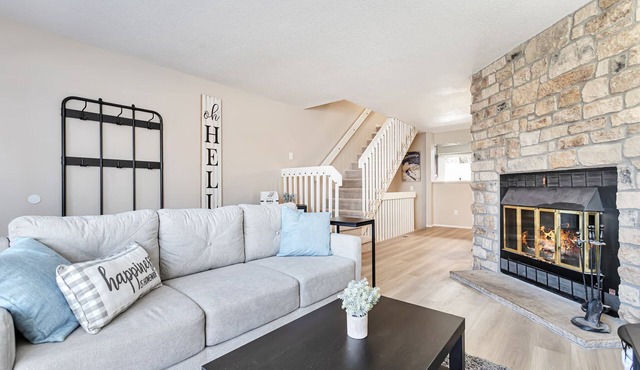 Lafayette Townhouse Minutes from Good Samaritan Hospital