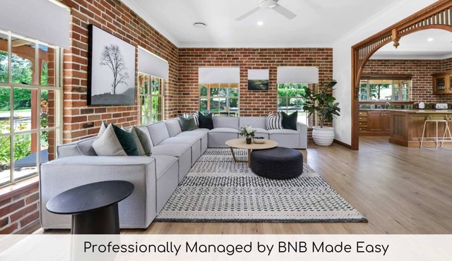 Laffing Waters Retreat - Luxe Hideaway, Firepit