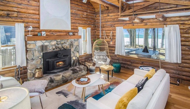 Lagom Sunset Retreat: Hot Tub, Lake Michigan Beach, Home Theater, Sunset Views