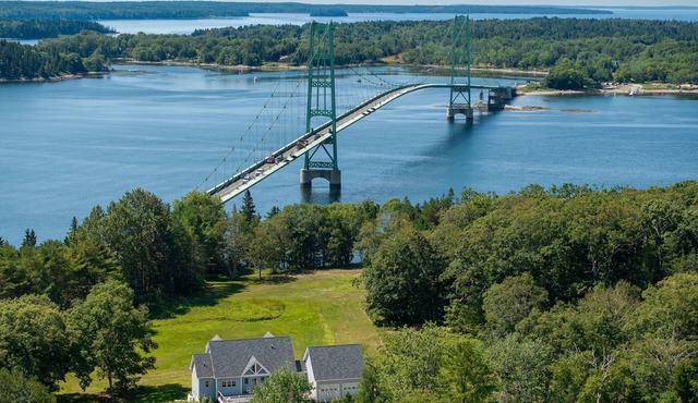 Lagomorph Landing - Clean and Modern, Oceanfront