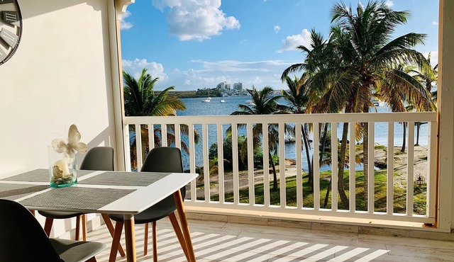 Lagoon front Magnificent Studio completely renovated with panoramic lagoon view