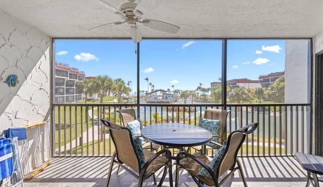 Lagoon & Gulf Views, Steps to the Beach, Beautifully Updated Condo