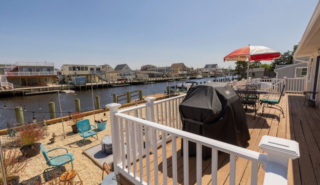 Lagoon Life Hideaway – Waterfront 3 BDR, Pet Friendly w/Game Room!