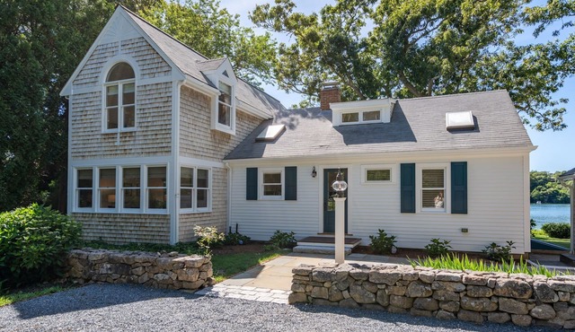 Lagoon Waterfront 4 Bedroom Private Sandy Beach Oak Bluffs Martha's Vineyard