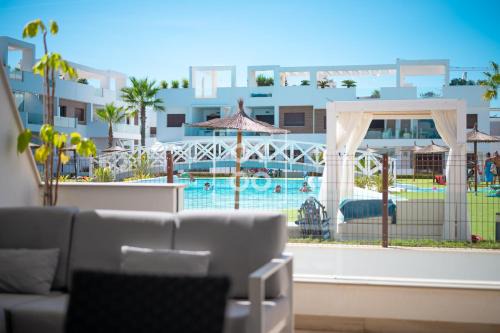 Laguna Beach Ground-Floor Garden Suite, by OYOOSTAYS