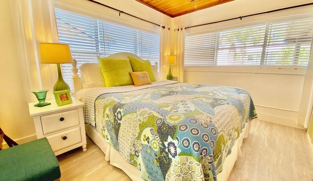 Laguna Beach ~Directly Across Street-30ft from Perfect Beach at Access #83