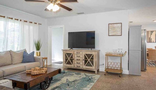 Laguna Retreat – Hot Tub, Fire Pit, & Game Room Fun!