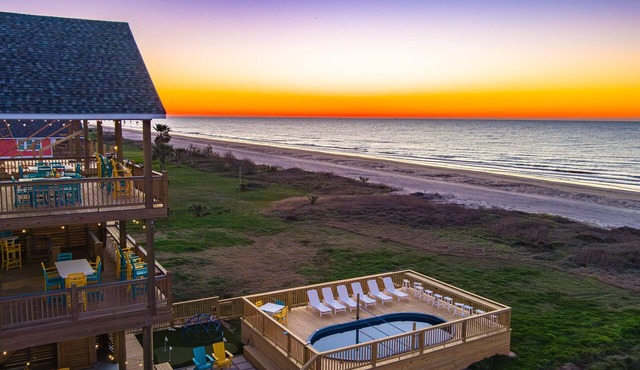 Laguna Villa: The Ultimate Beachfront Mega-Retreat: 9BR, Sleep 32