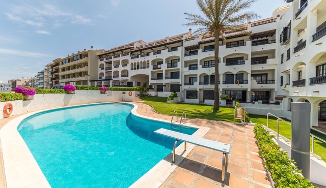 Laia: Apartment overlooking the sea, 50m from the beach