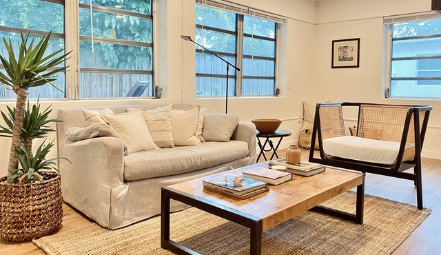 Laid back bohemian abode in the heart of FLL