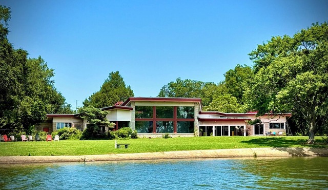 Laid-Back Lakefront Luxury Near Bay & Beach: Welcome To Wiseacre!