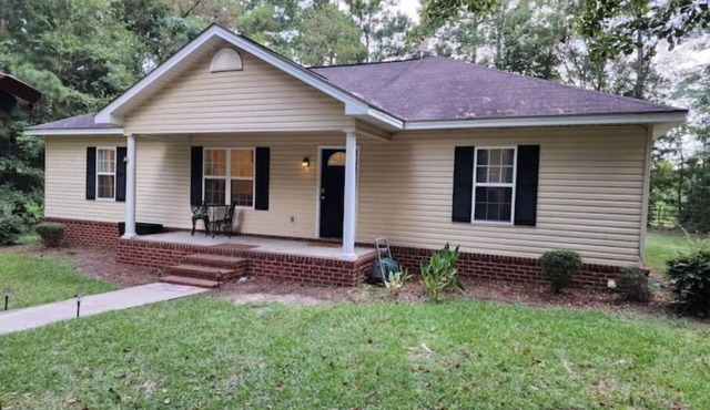 Laid-back Living at The Landings. Family & Pet friendly!