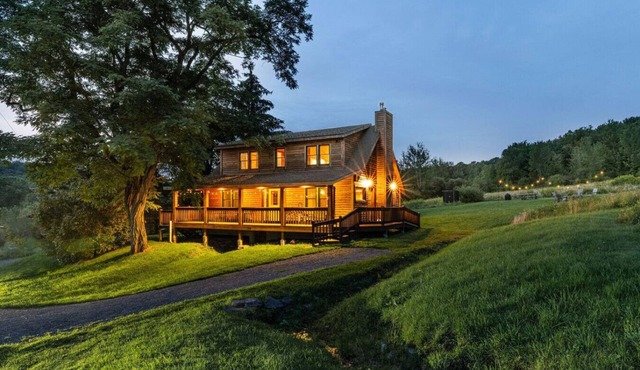 Laid-Back Log Cabin Vibes | A/C Chill & Epic Mountain Views