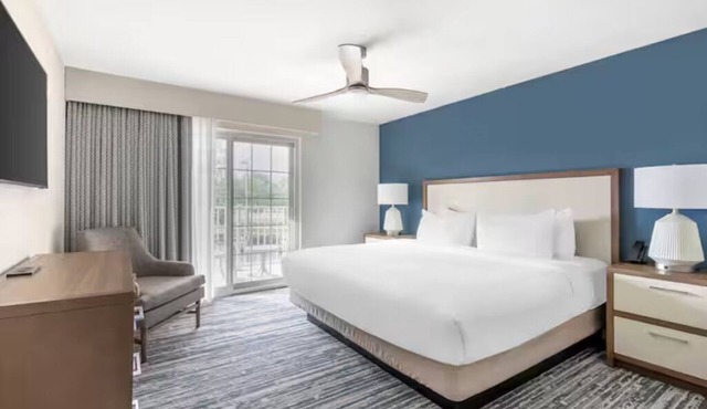 Laid-Back Suite Escape w/Fire Pits, Indoor Pool & Outdoor Lounge Access