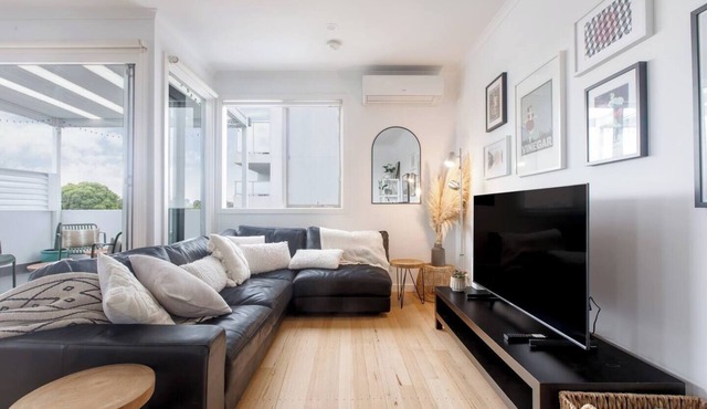 Laidback Lygon A Two Storey Inner City Oasis