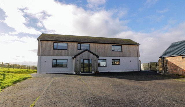 LAIGH BALSARROCH FARMHOUSE, family friendly in Dalrymple