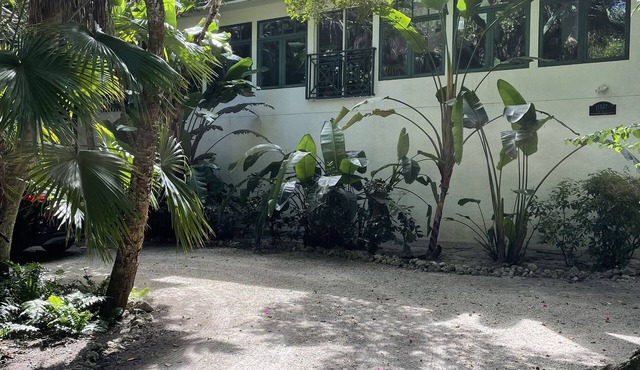 "Laika Lane Gem! Private Pool Home, 3 Min to Beach – Family Friendly Fun!"