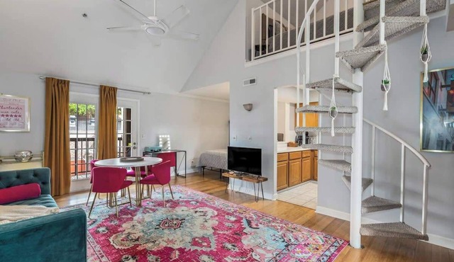 Lainey's Loft-Broadway Less than 2 Miles!