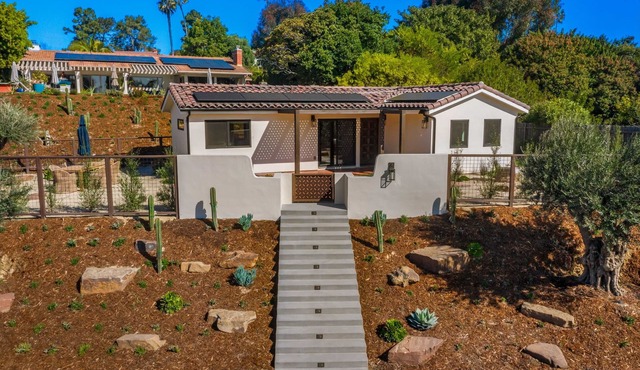 LaJolla-brand new! Luxury 2 bed 2 bath custom casita, 5 minutes to the beach!